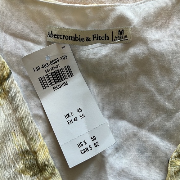 Abercrombie & Fitch Flutter Sleeve Top - Picture 4 of 5